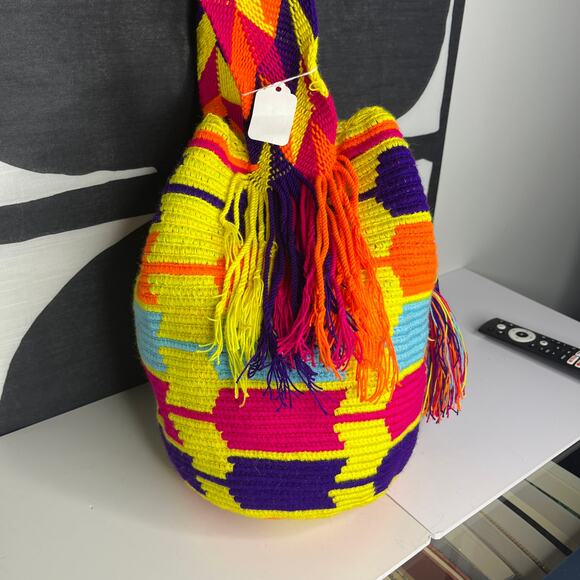 Colombian Handmade Mochila Small Wayuu Bag Vibrant Yellow with Tassels - Picture 4 of 12